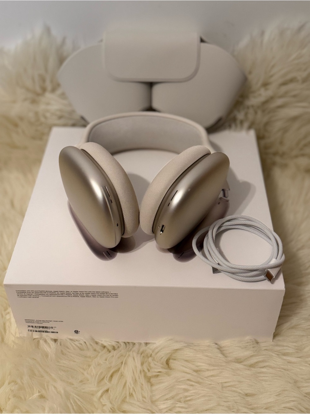 Apple Over-Ear Wireless Headphones in Ivory and silver complete inclusion